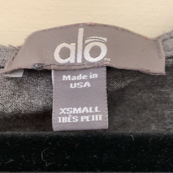 ALO Yoga Exercise Top
XS
Soft and light
Hooded & buttons on arms to pin sleeves - Picture 4 of 4